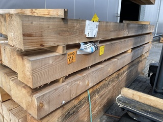 Ca. 13x Douglas balken fijnbezaagd, 200x200mm, lengte 400cm